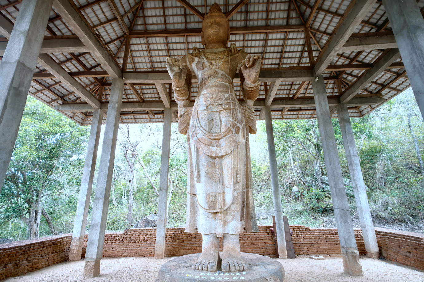 斯里蘭卡-瑪利嘎維拉觀音立像 Maligawila Buddha Statue